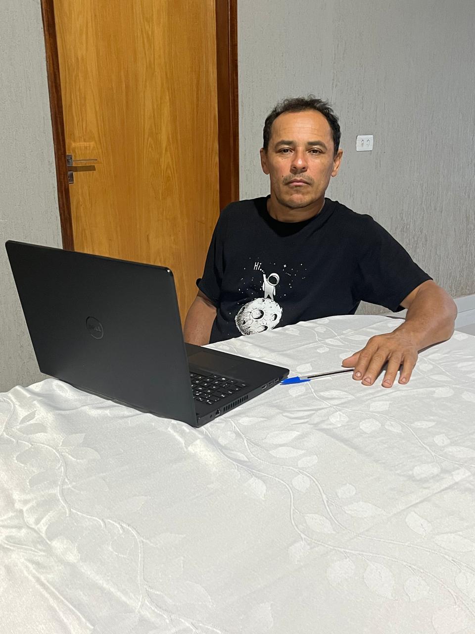 Paulo 'Paulinho' Osorio, fundador e especialista em caixas de marcha de ônibus da Oficina Mecânica do Paulinho em Goiânia